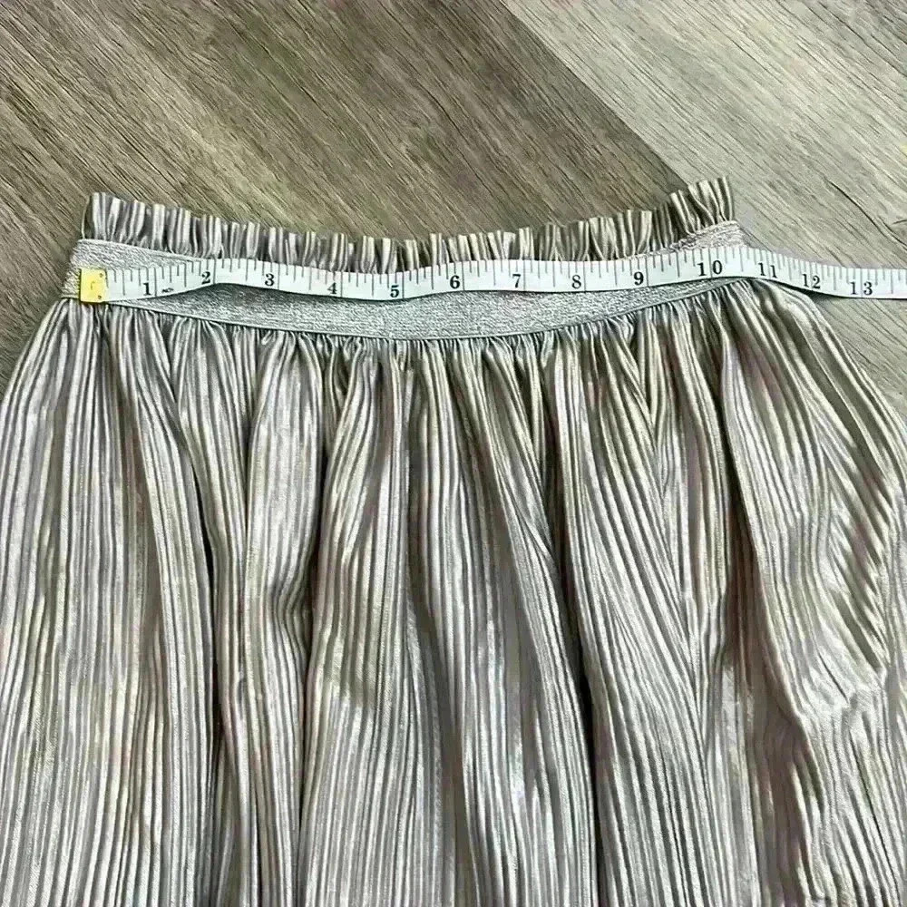 Wonder Nation Girls silver skirt - Picture 2 of 6